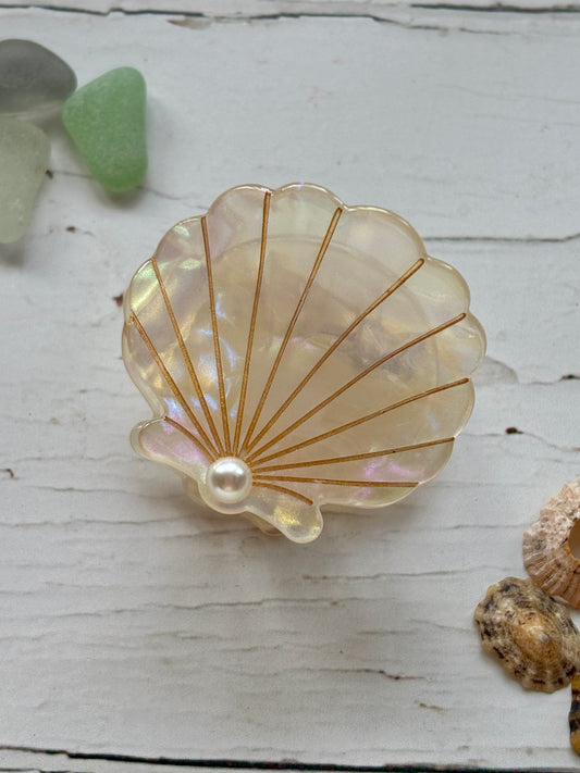 Cream Clam Shell Hair Claw