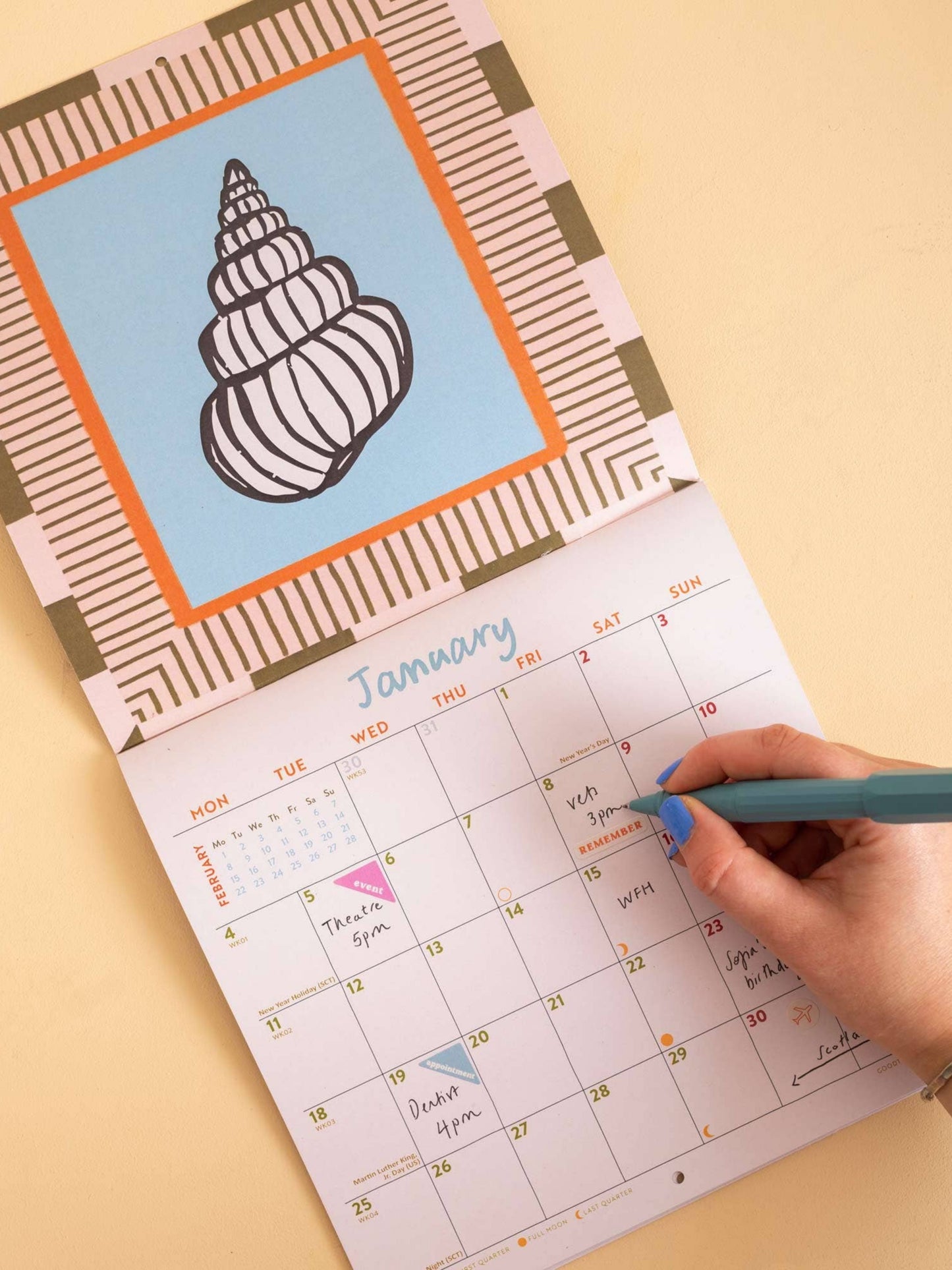 2027 Seashells Compact Wall Calendar