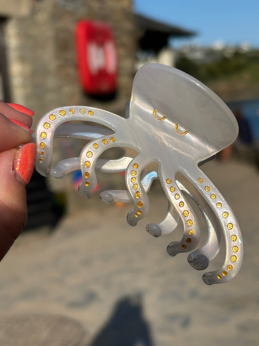White Octopus Hair Claw