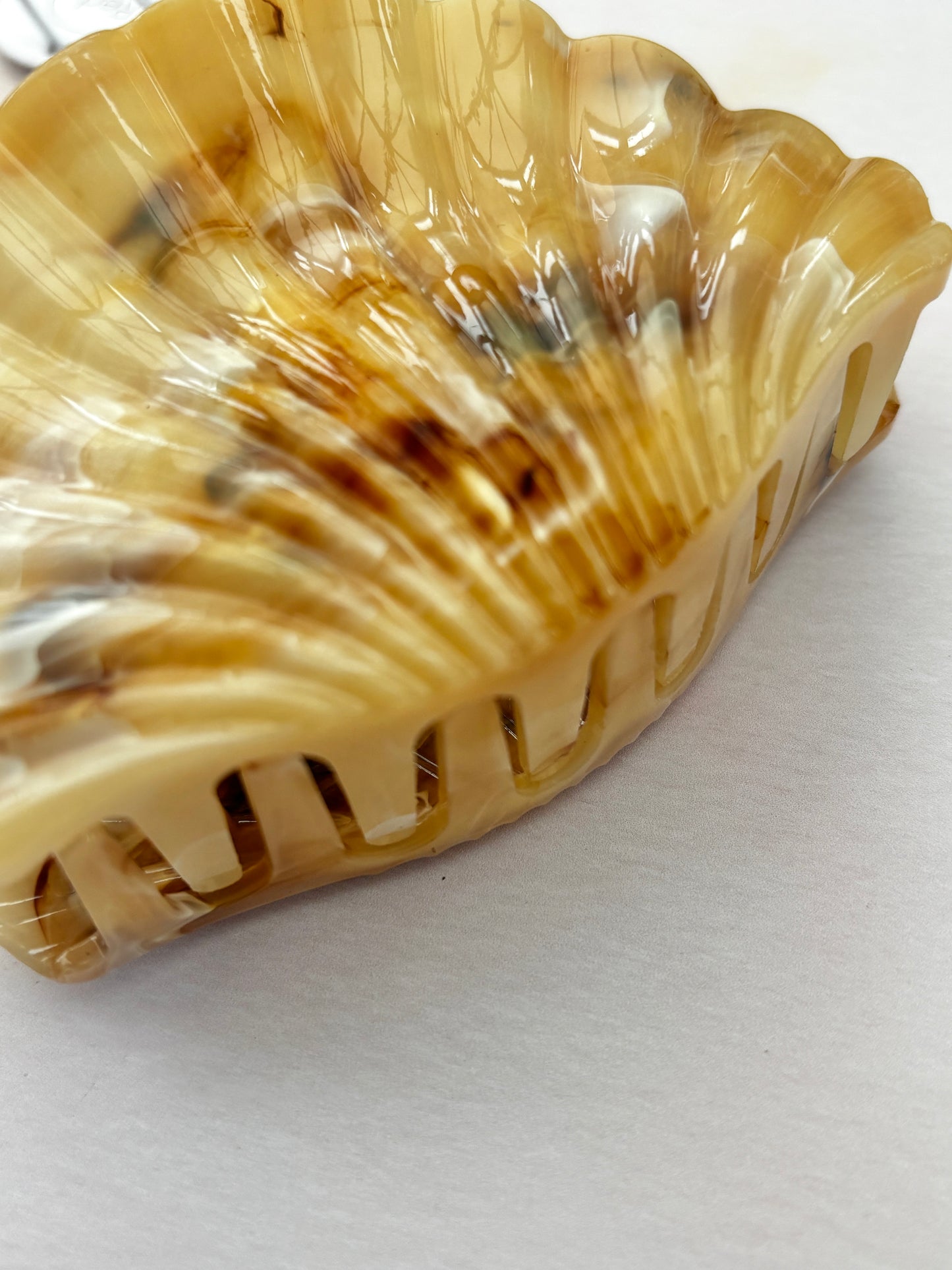 Cream & Brown Scallop Shell Hair Claw