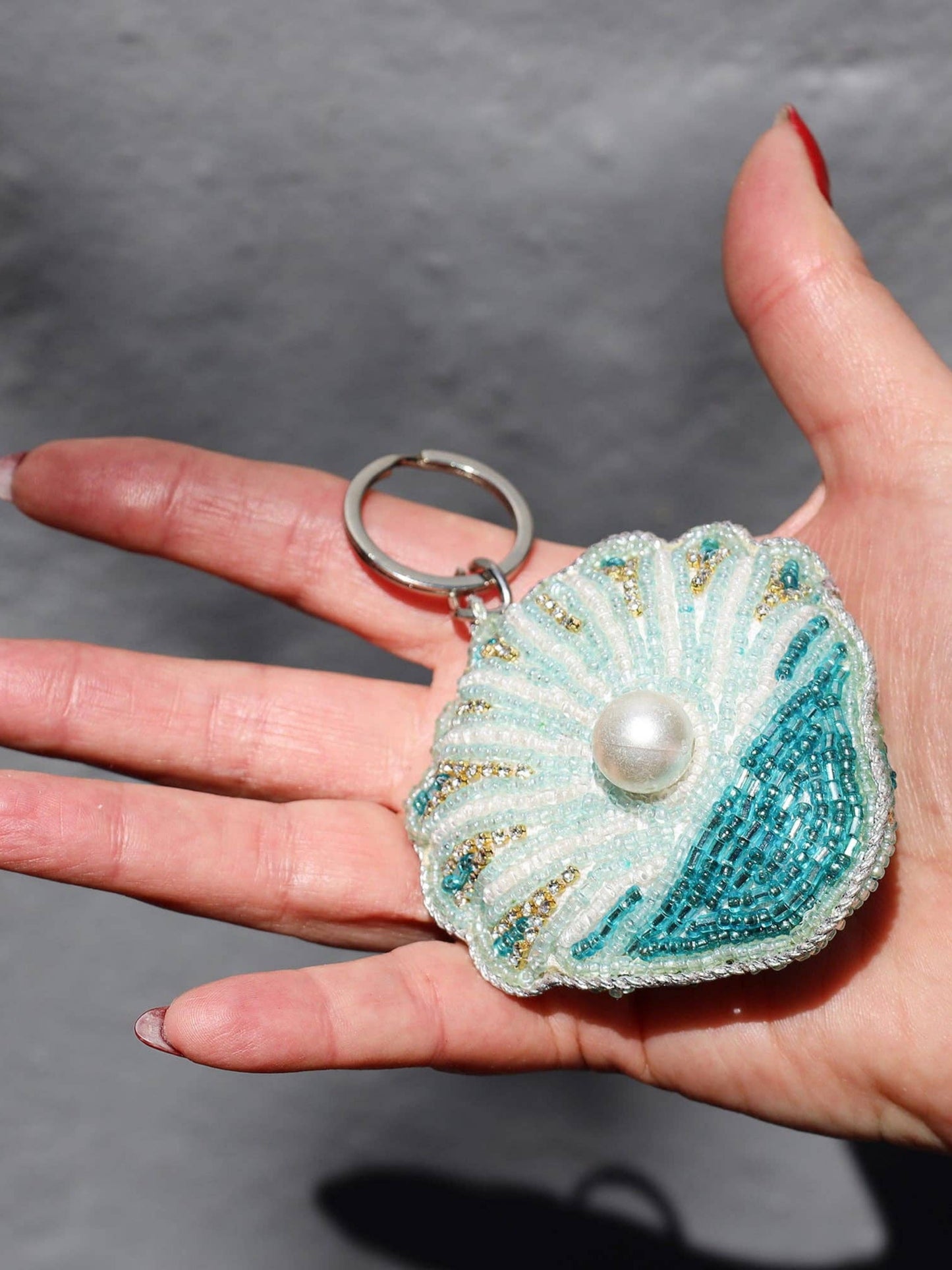 Beaded Scallop & Pearl Keyring