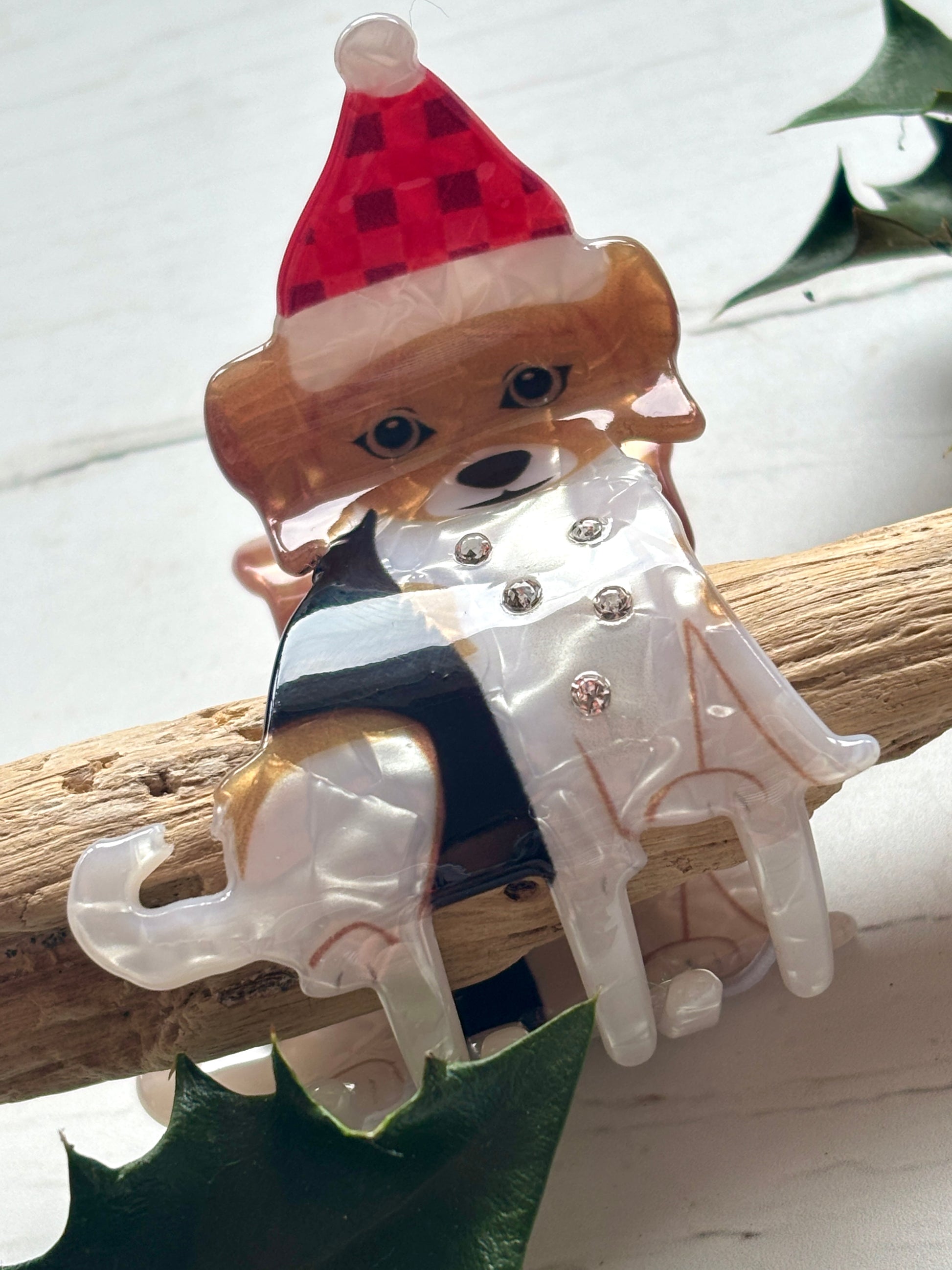 beagle dog Christmas hair claw clip wearing a plaid Santa hat and white diamond-studded coat novelty festive pet accessory
