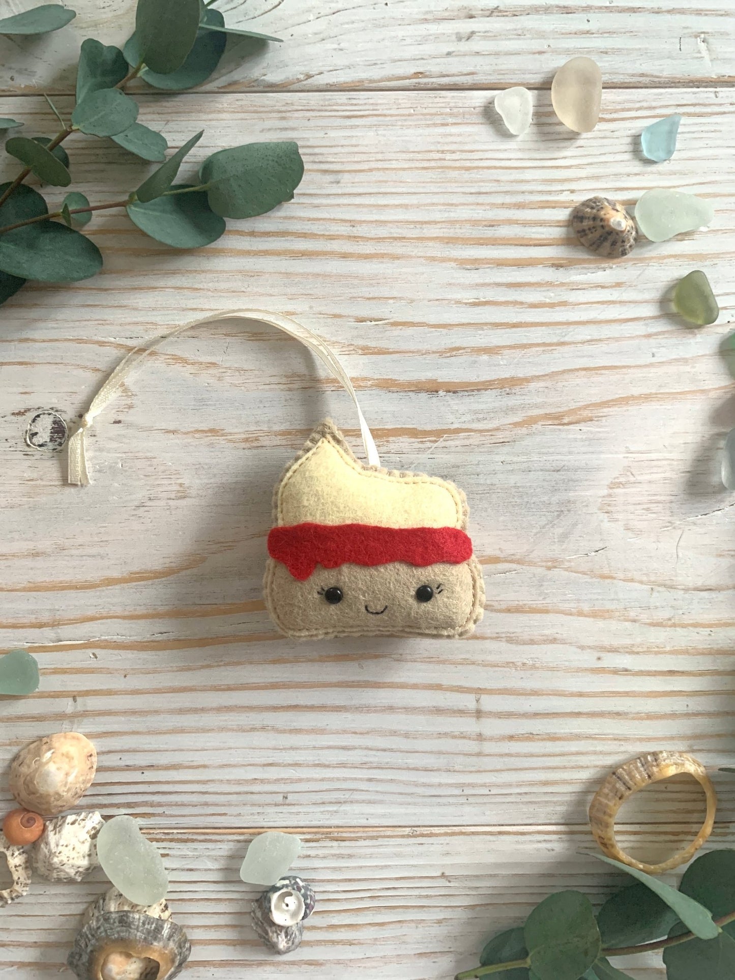 cute Cornish felt scone decoration handmade cream tea ornament with clotted cream and jam seaside souvenir gift