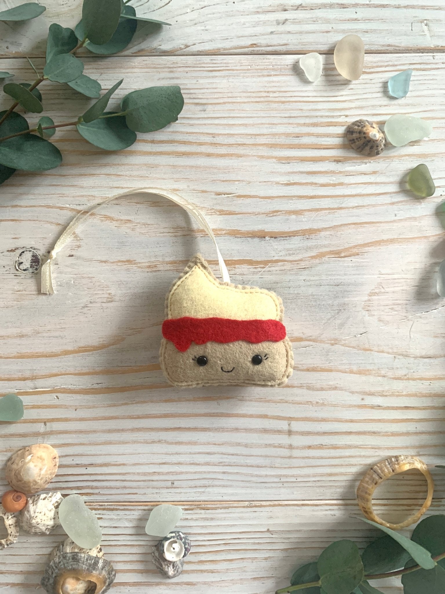 cute Cornish felt scone decoration handmade cream tea ornament with clotted cream and jam seaside souvenir gift
