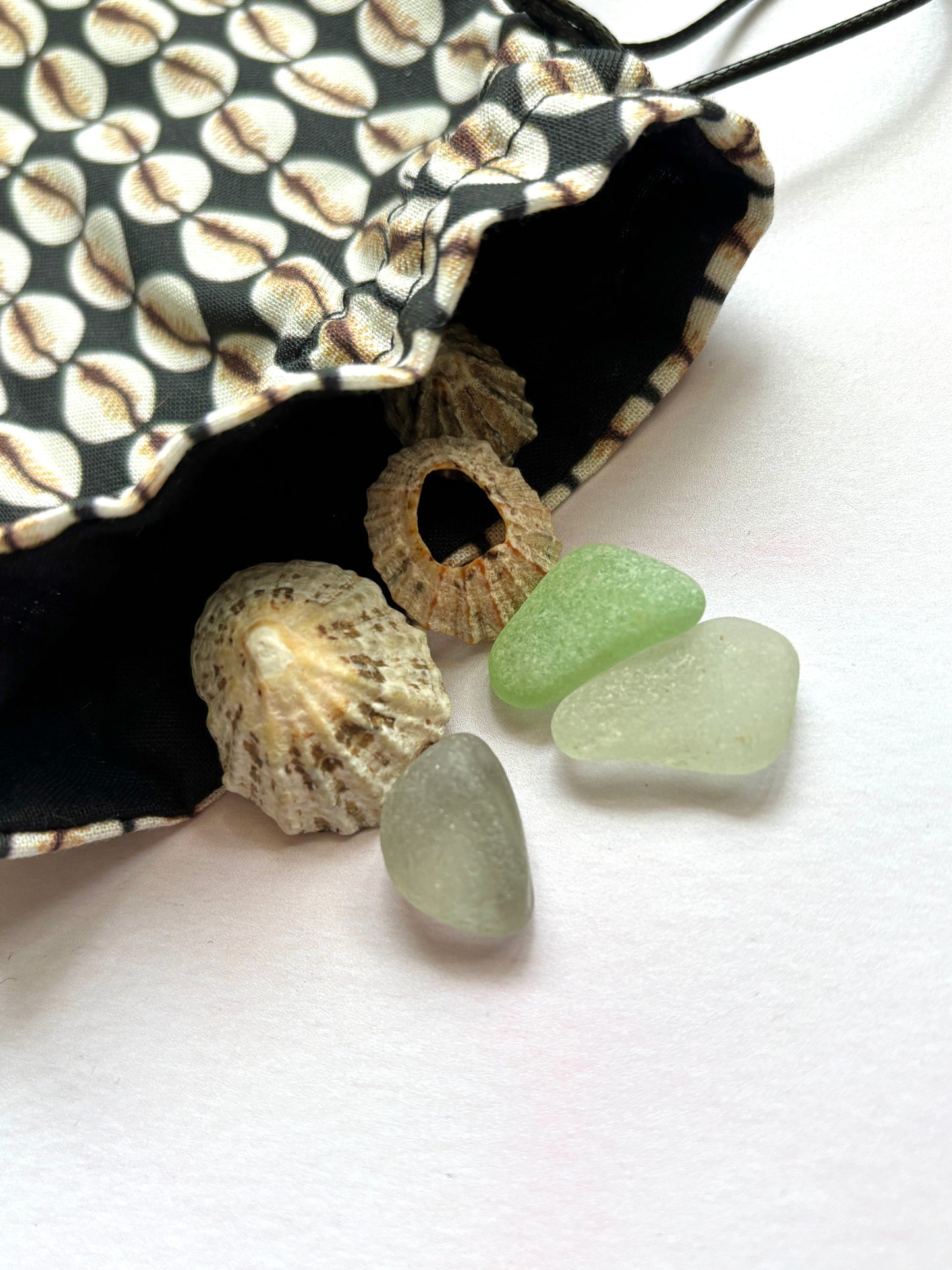 Cowrie Shell Collecting Pouch