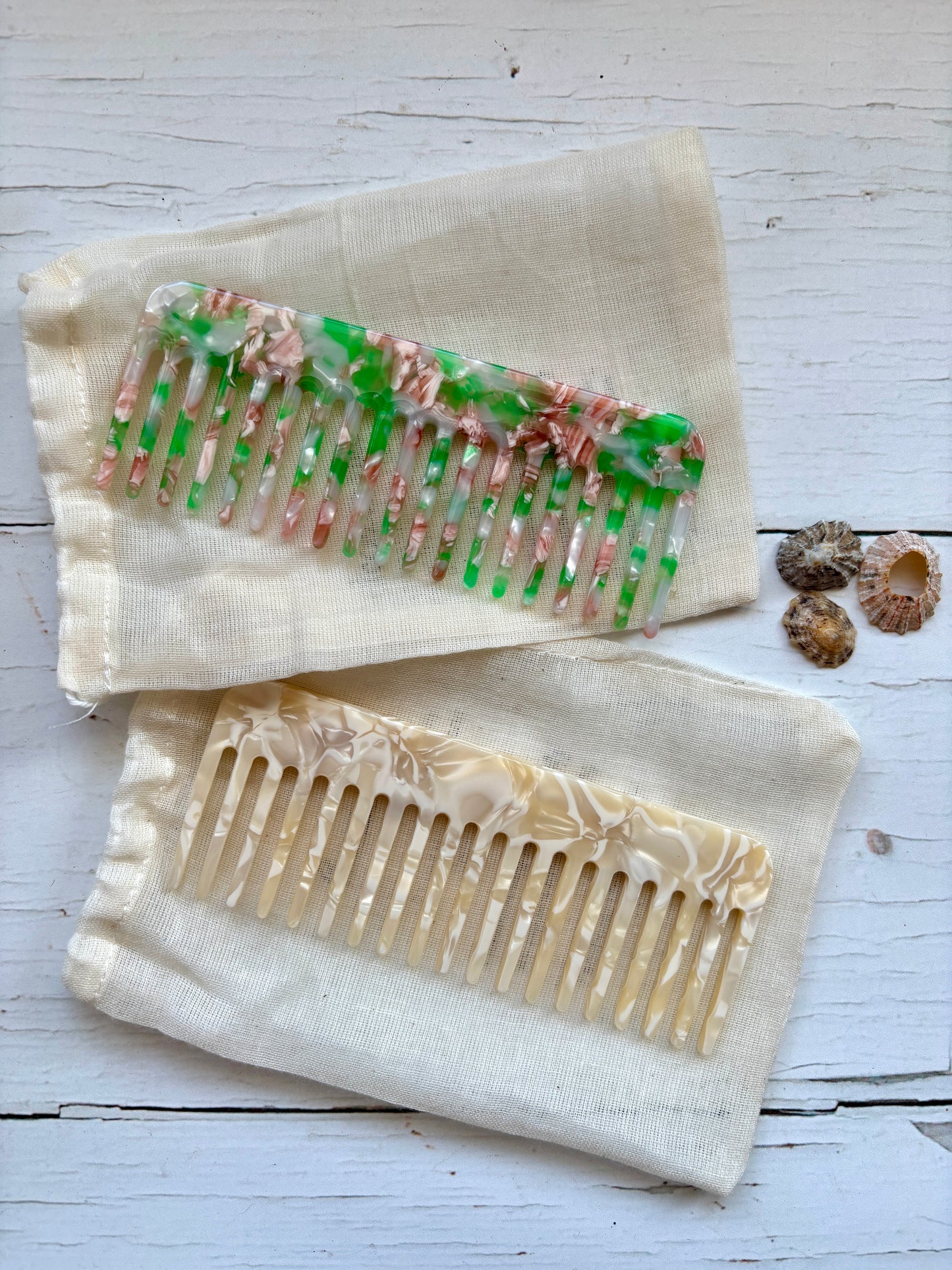 eco resin pocket comb – floral and neutral marble detanglers, handcrafted for sustainable, beach-inspired styling