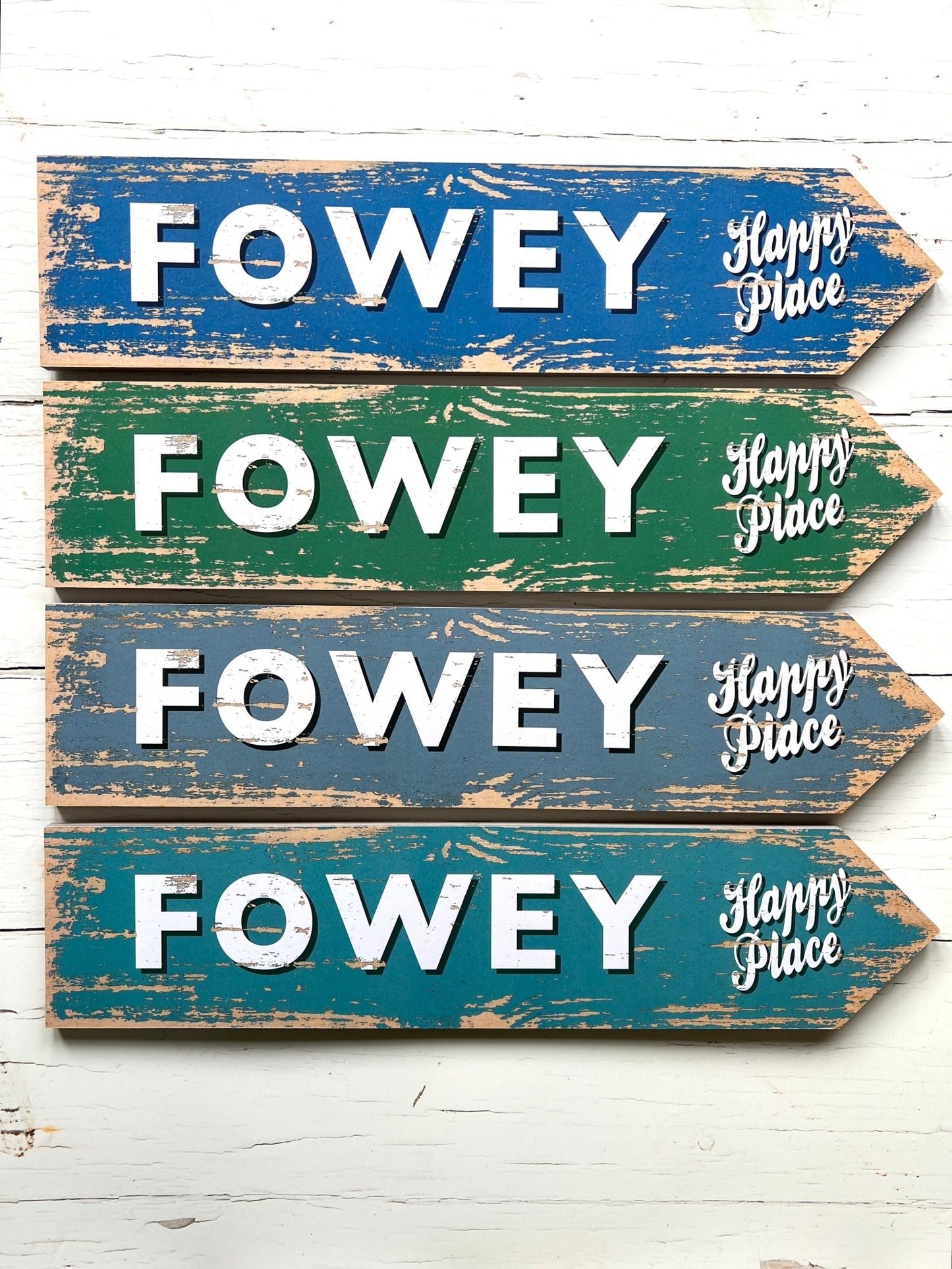 rustic Fowey arrow sign with “Happy Place” text, coastal-themed decor, distressed wood finish, UK souvenir