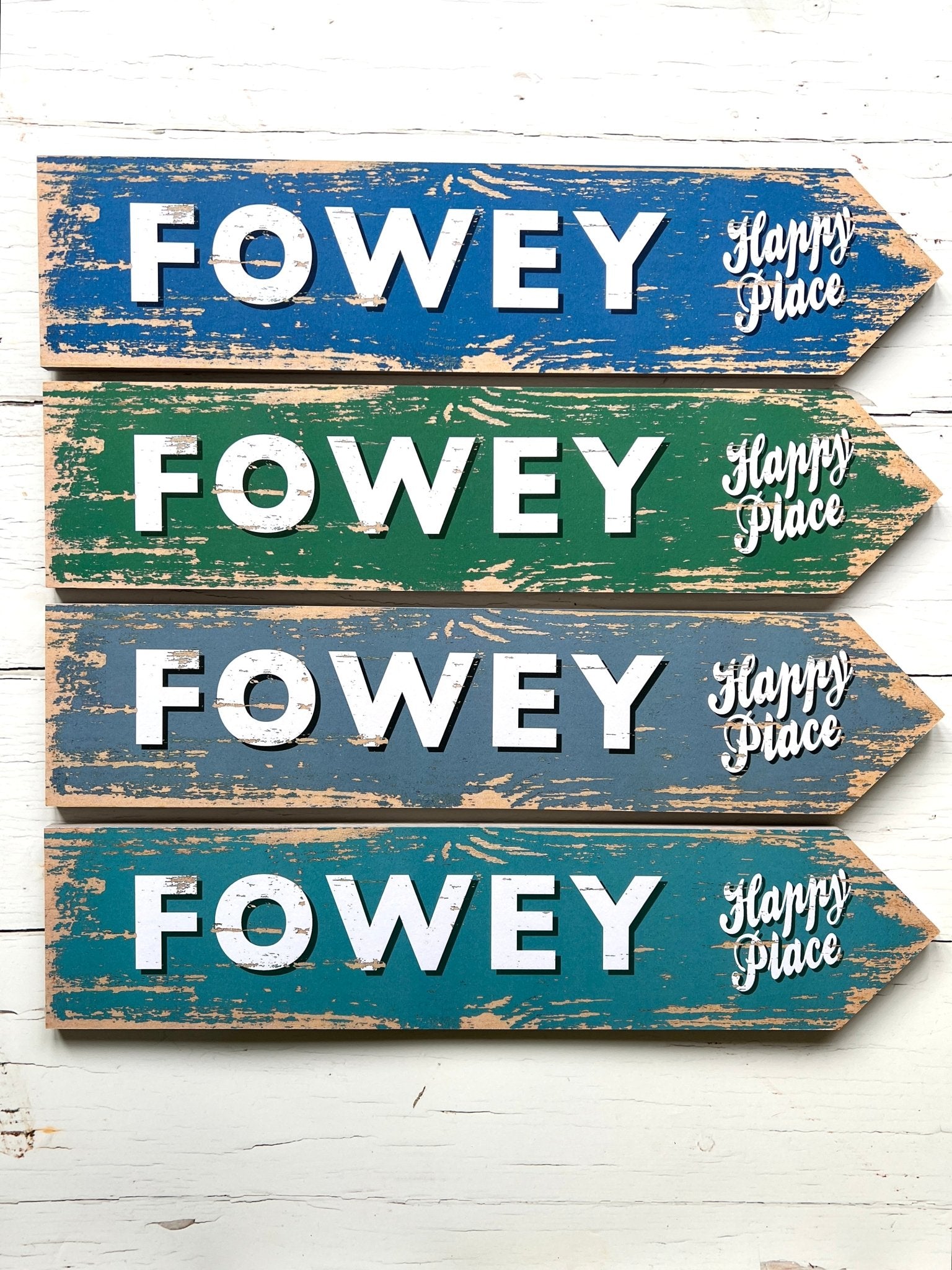 rustic Fowey arrow sign with “Happy Place” text, coastal-themed decor, distressed wood finish, UK souvenir