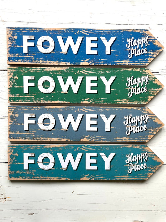 rustic Fowey arrow sign with “Happy Place” text, coastal-themed decor, distressed wood finish, UK souvenir
