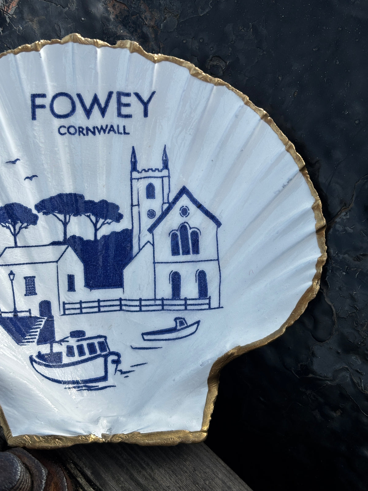 Fowey Gold Edged Scallop Shells