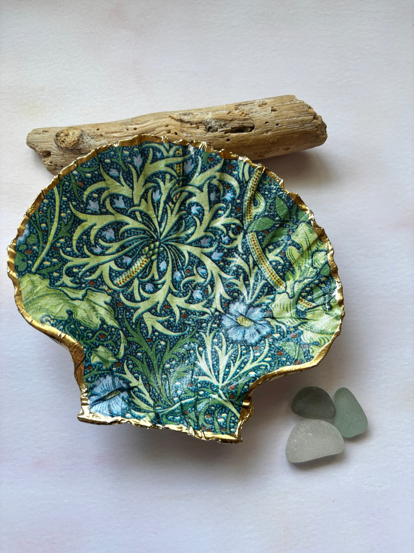 Seaside Decorated Scallop Shells