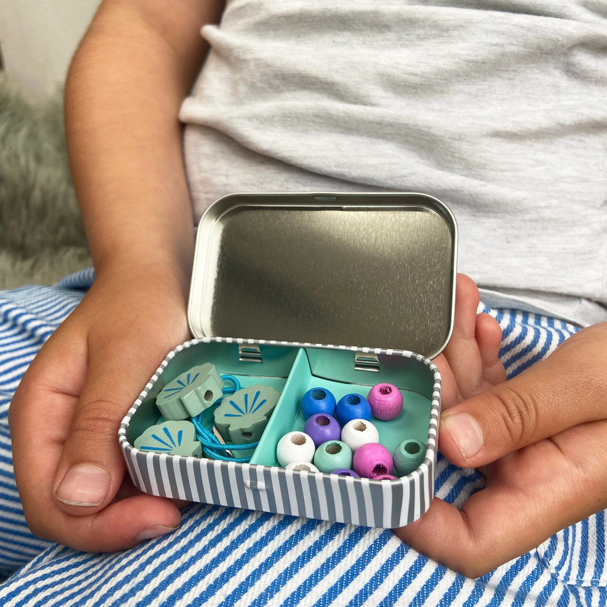 Rainbow, Mermaid or Daisy Bracelet Making Kits in Gift Tins