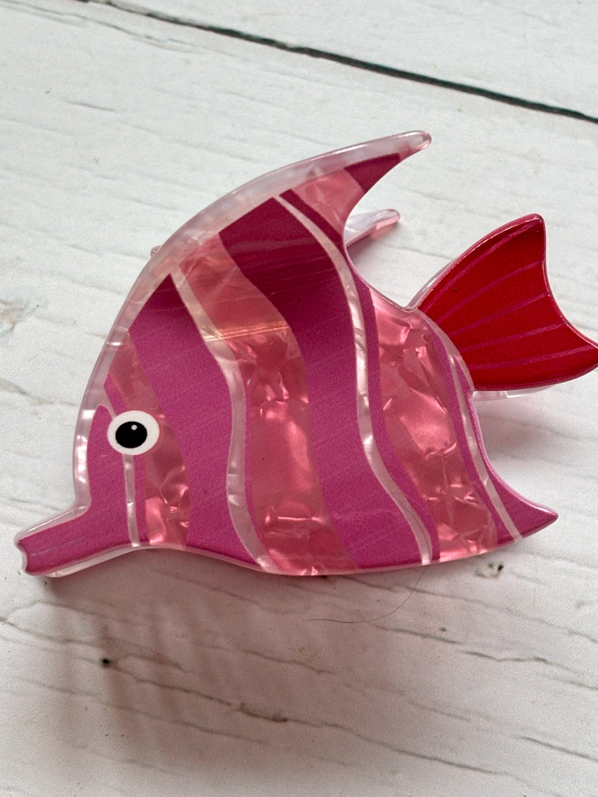 novelty angelfish hair claw clip in striped pink and white marbled acrylic vibrant ocean-themed hair accessory, mermaid style
