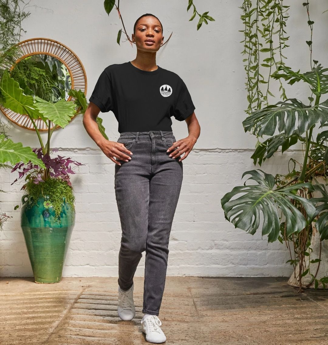 relaxed fit women’s black tee with subtle mountain logo—easygoing eco-style for laid-back outdoor days